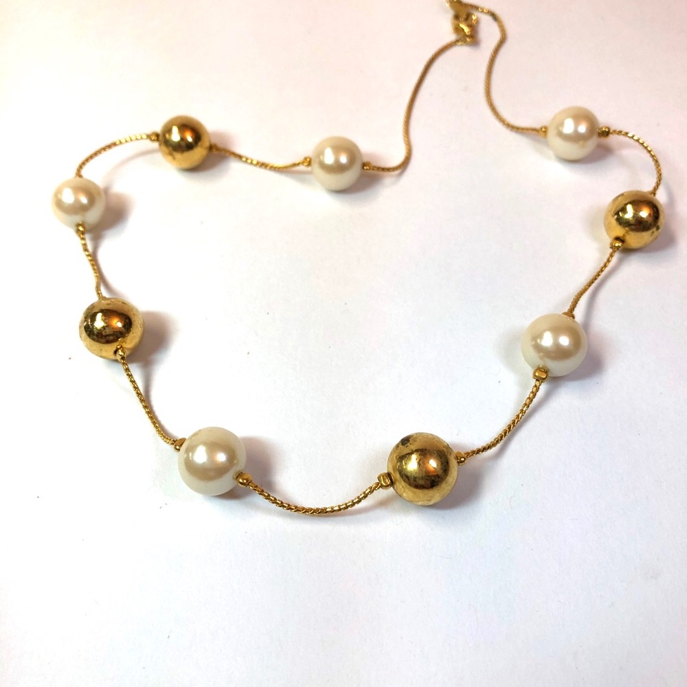 Vintage gold bead and pearl delicate necklace